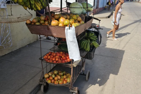 Frugtvogn i Calle America (Trinidad)